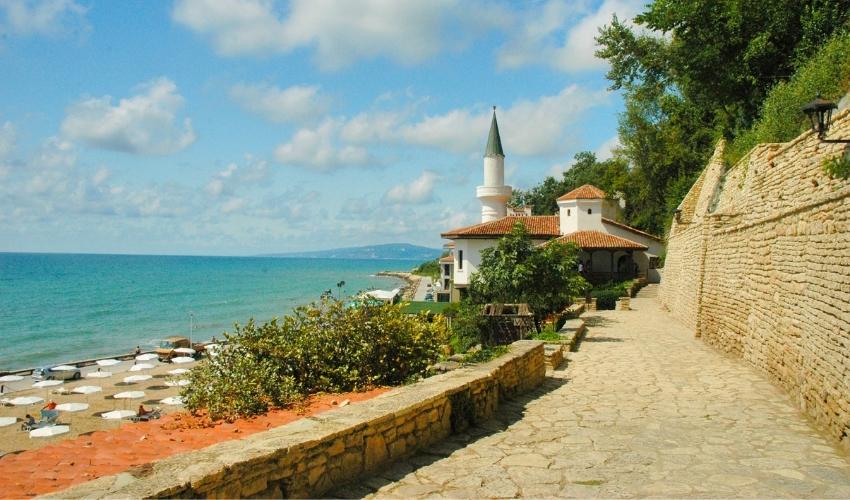 The Quiet Nest Palace in Balchik